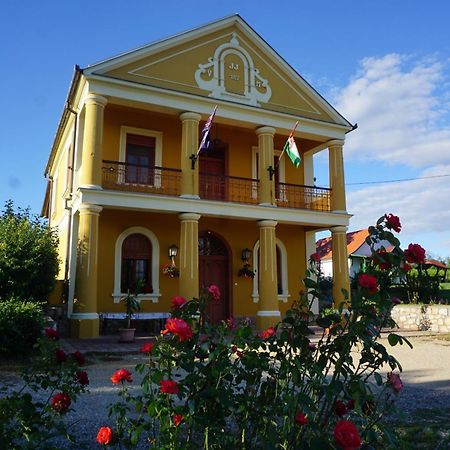 Joe Bácsi Rezidenciája Apartamento Kisharsány Exterior foto